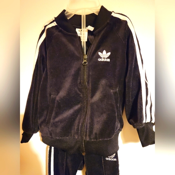 Toddler Adidas Track Suit -Black, unisex. The top and bottom. 2t - Picture 2 of 4